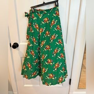 Green floral maxi skirt size XS